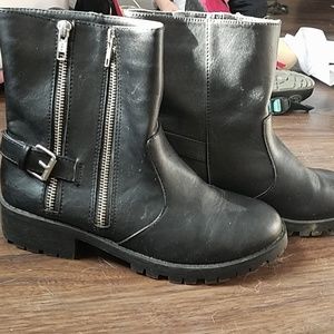 Zip boots